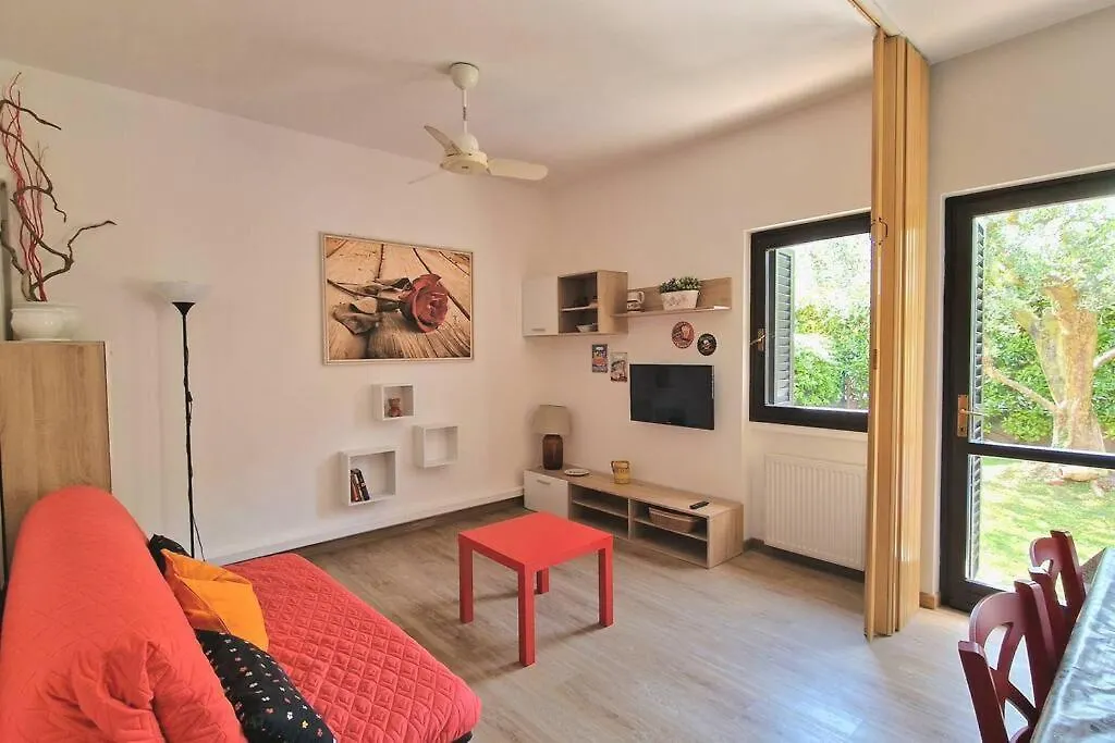 Volta Pool&Beach Apartment Bardolino 0*,  Italy