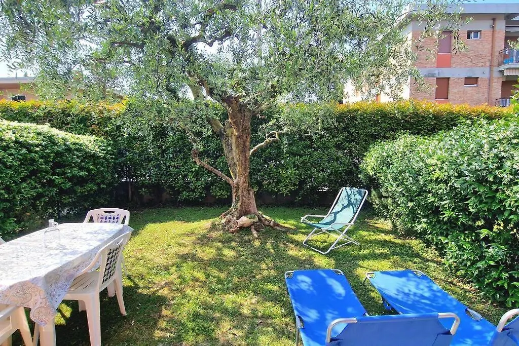 Volta Pool&Beach Apartment Bardolino 0*,  Italy